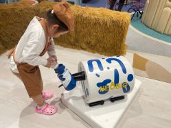 -奈尔宝家庭中心·亲子早教·派对餐厅(北京东坝万达店)