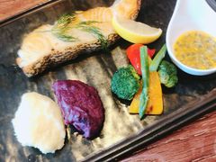 煎鳕鱼配百香果酱-安妮意大利餐厅(世贸天阶店)