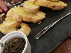 面包配橄榄酱-LA CREPERIE BRETONNE布列塔尼法式餐厅(天童北路店)