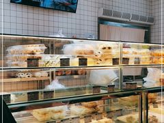 面包甜点陈列柜-白玉兰食品甜凤店(合生汇店)