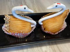 鲜果榴莲天鹅酥-陶陶居酒家(海岸城店)