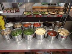 自助调料区-马路边边串串香(双井直营店)