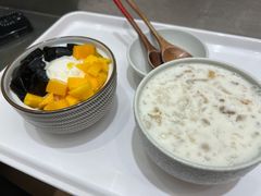 椰汁银耳炖桃胶-小团圆糖水铺(襄阳南路店)