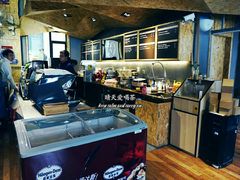 -新华里咖啡书吧(新华书店小寨店)