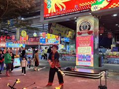 -三亚火车头万人海鲜广场