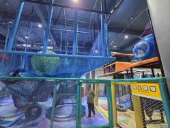 -反弹蹦床公园·亲子乐园·团建·派对(尚品奥莱店)