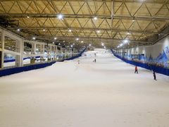 -乔波室内滑雪场