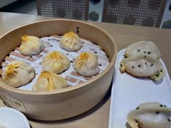 手拆蟹粉小笼包-苏小柳点心·手作小笼包(浦东嘉里城分院)