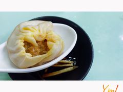 蟹黄汤包-食惠里小笼包面馆(越秀店)
