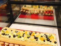 -飨食汇全日制餐厅·昆山皇冠假日酒店(九方店)
