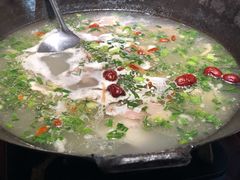 -茸梅路右拐龙虾-农家菜(松江店)