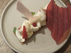 草莓芭菲-Ten Olives甜点