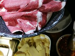 上脑-东巴婆婆云南鱼豆花火锅(大东门店)