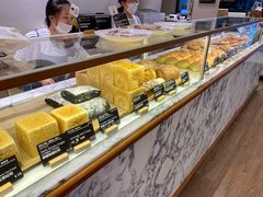 面包甜点陈列柜-WHEAT&BAKER-麥(凯德来福士店)