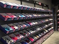 -SKECHERS 斯凯奇(上海国际时尚中心店)