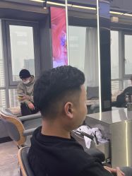 -藤野造型烫发染发