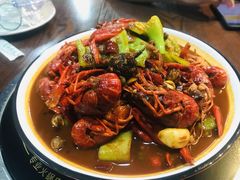 -虾弄弄海派小龙虾·牛羊蝎子火锅