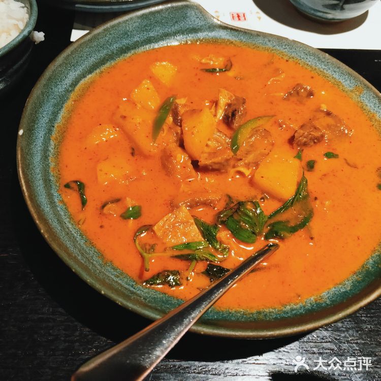 地理位置：海口宜欣广场4楼荷美泰  特色推荐：咖喱牛