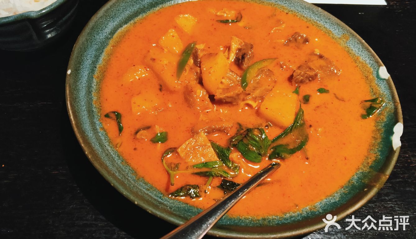 地理位置：海口宜欣广场4楼荷美泰  特色推荐：咖喱牛