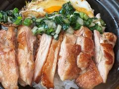 星厨葱油鸡腿扒饭-文通冰室(东方宝泰店)