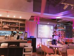 -樱花里音乐餐吧·牛扒椰子鸡(东圃店)