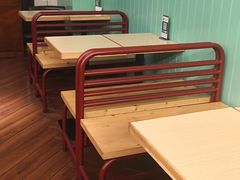 卡座-魏记烧味饭