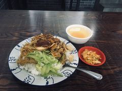 鸡肉腐竹套饭-花溪黄牛肉粉·金牌卤肉饭
