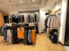 -lululemon(上海浦东IFC店)