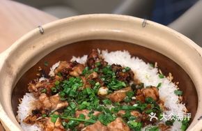 Braised Pork Ribs Claypot Rice with Fermented Black Beans
