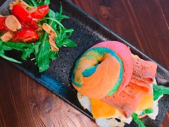 烟熏三文鱼彩虹贝果-吃饼人西餐(南开店)