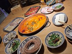 -洱火云南酸菜牛肉火锅(石景山当代商城店)