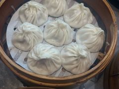 -莱莱小笼·乔艾
