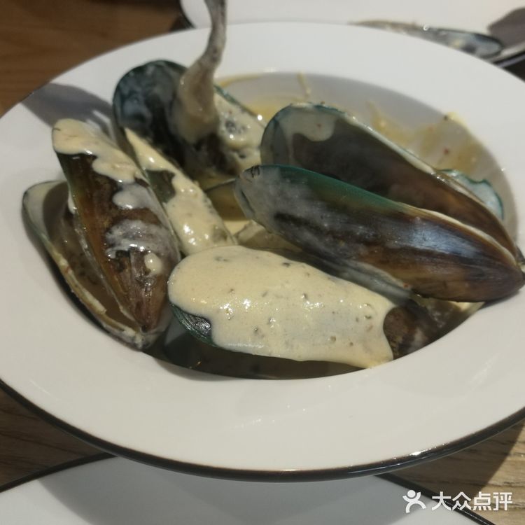 味道赞到爆，披萨皮薄馅料，星星披萨里的牛肉和芒果味道