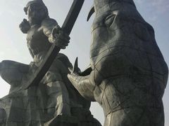 -巴陵广场