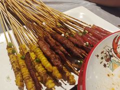 串串-老街烧烤大排档·地道湖北菜·龙虾馆(汉口火车站店)