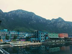 -百里峡七彩艺术小镇