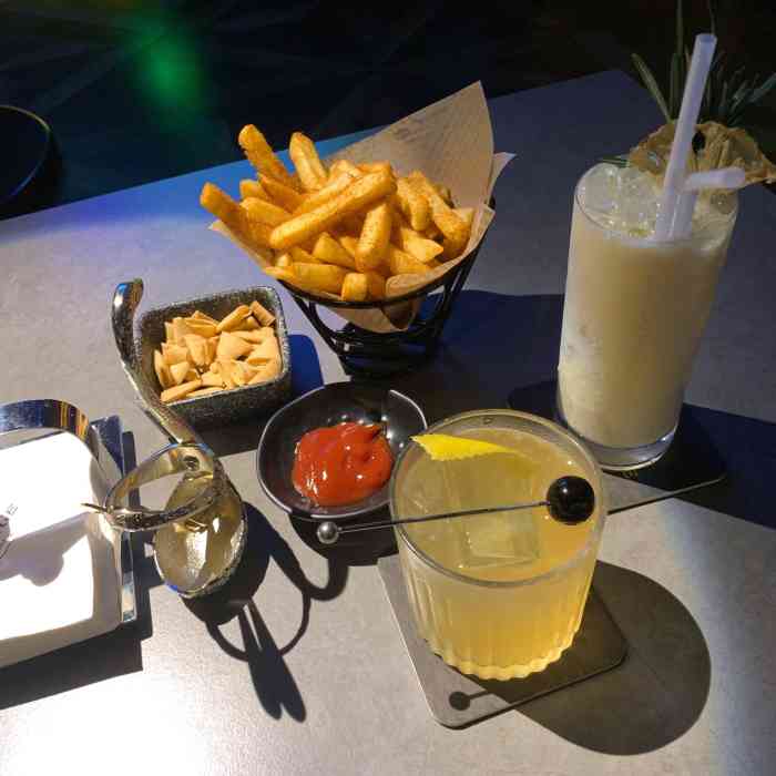 ct lounge-"让人惊喜的调性酒吧 没想到周围很萧条不时.