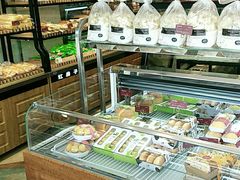 面包甜点陈列柜-清真红房子西饼屋(火车站店)