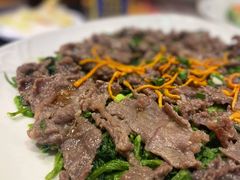 菜尖蒸牛腱-龙桥私厨·姜花菊花过桥鱼·顺德菜(容桂店)