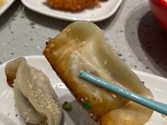 -小杨生煎(金山百联购物中心3楼店)