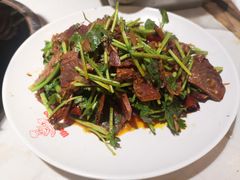 越南香菜拌牛肉-蛙蛙叫干锅年代(簋街总店)