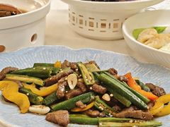 秋葵炒牛肉-朱仔记食府(江南大道店)