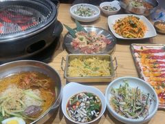 -青瓦餐厅·生鱼片·韩园烤肉(西塔店)