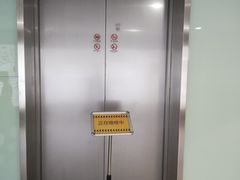 -绿地缤纷城-停车场