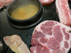 -江南猪肉商会无限续吃(弘大店)