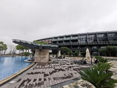 -上海滴水湖皇冠假日酒店