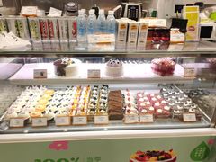 面包甜点陈列柜-仟吉KenGee(武汉高铁站店)