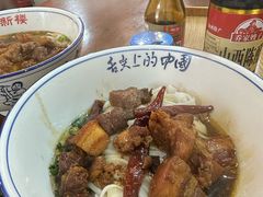 -裕新楼粉面馆·石磨手工粉(四方坪店)