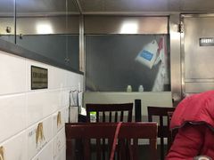 大堂-伊清斋牛肉面(华佗路店)