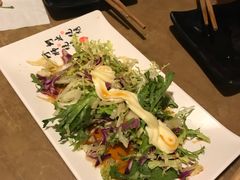 沙拉系列-何师烧烤Pro·30年老品牌·川菜·香辣蟹(太古里旗舰店)